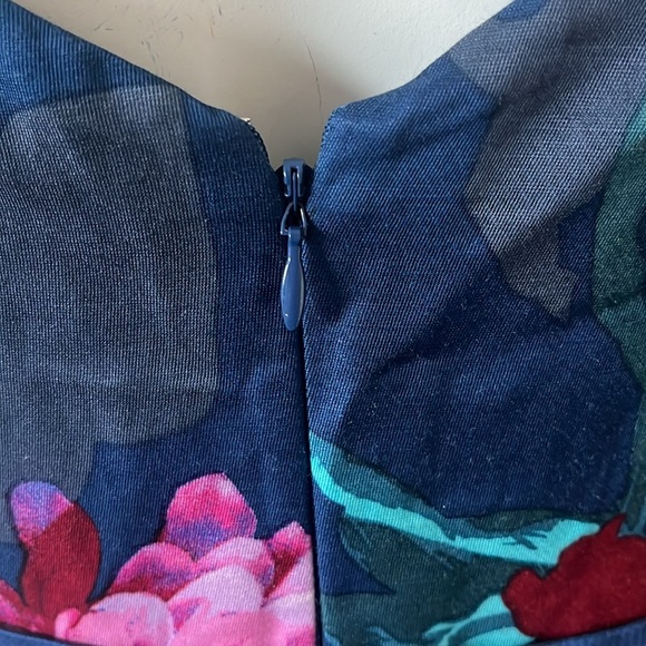 Banana Republic Floral Dress Size 4 - Picture 9 of 16